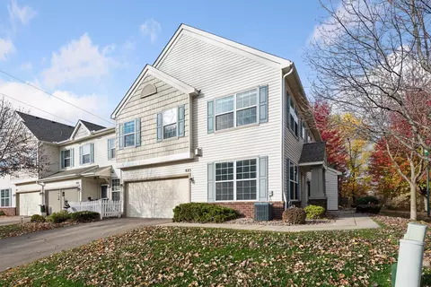 825 Braunworth Ct, Chaska, MN 55318