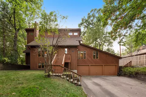 4043 Valentine Ct, Arden Hills, MN 55112