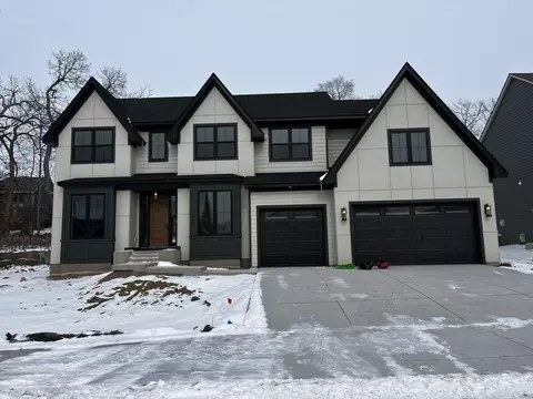1934 Della Dr, Chanhassen, MN 55317