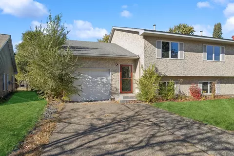 7335 Degrio Way, Inver Grove Heights, MN 55076