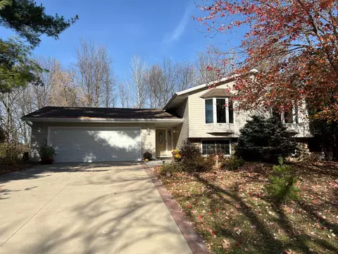 2280 Orwell Ct N, Stillwater, MN 55082