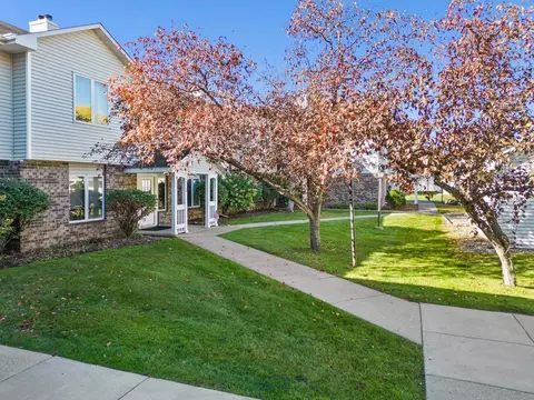 3572 Blue Jay Way #207, Eagan, MN 55123 photo 2