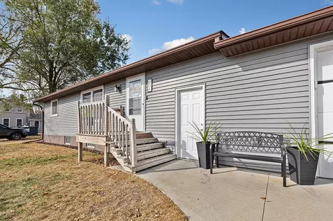 304 Francis St, Faribault, MN 55021 photo 4