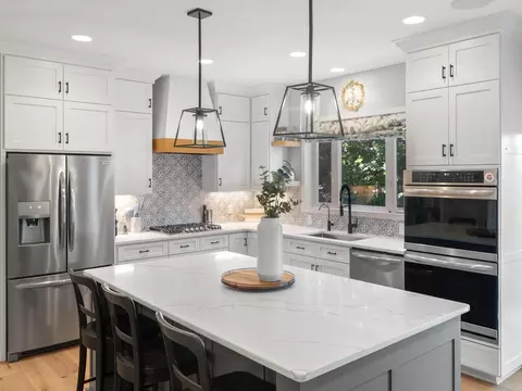 4655 Tonkaview Ln, Mound, MN 55364