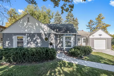 2320 Isalona Ln, South Saint Paul, MN 55075