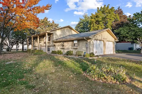9463 Wellington Ln N, Maple Grove, MN 55369