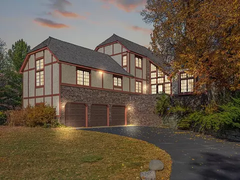 16280 Terracewood Dr, Eden Prairie, MN 55346