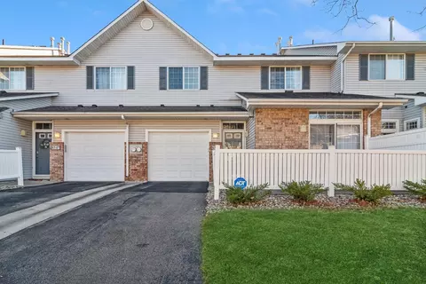 8549 Cortland Rd, Eden Prairie, MN 55344