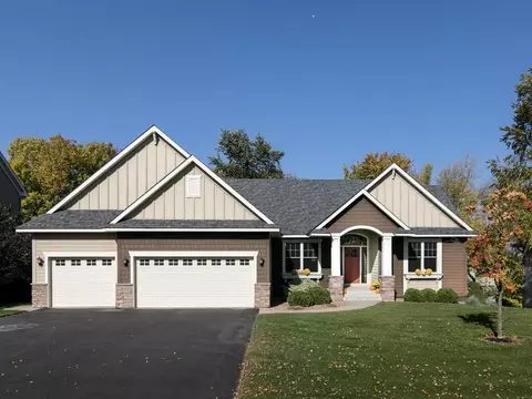 1319 Knoll Dr, Shakopee, MN 55379
