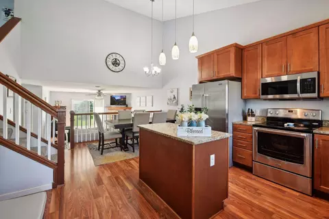 4212 Rymark Ct, Shakopee, MN 55379