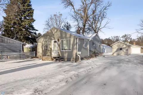 1433 13th Ave S, Fargo, ND 58103