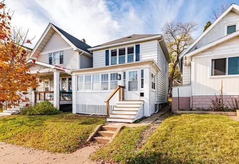 1115 E 9th St, Duluth, MN 55805 photo 2