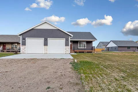 1109 Mack Ln, New Ulm, MN 56073