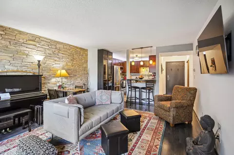 66 9th St E #1413, Saint Paul, MN 55101