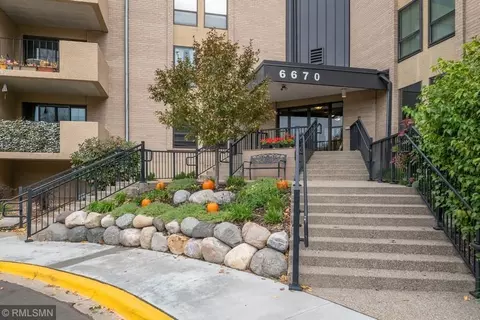 6670 Vernon Ave S #417, Edina, MN 55436