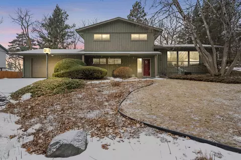6008 Wyngate Ln, Minnetonka, MN 55345