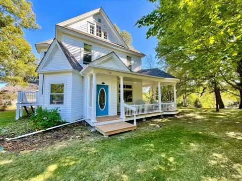 558 E Maple St, River Falls, WI 54022