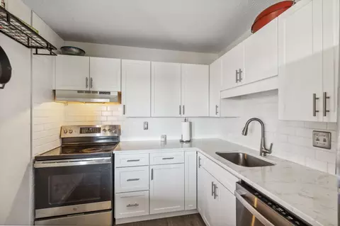 78 10th St E #2410, Saint Paul, MN 55101