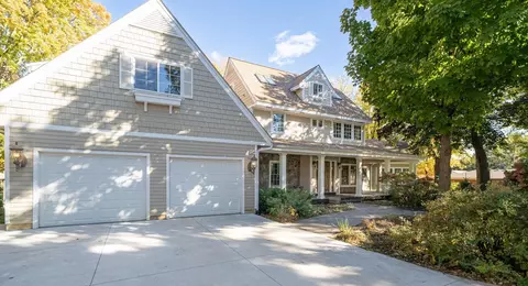 612 Nelson Rd, Independence, MN 55359