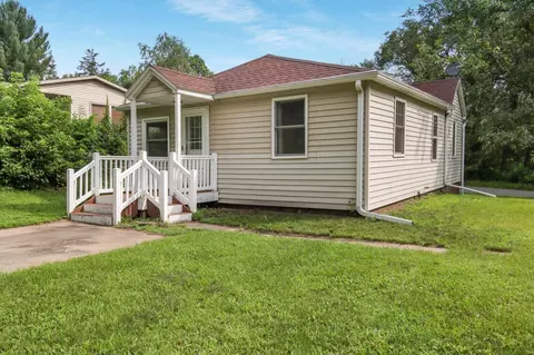 3207 Remington Ct, Eau Claire, WI 54703