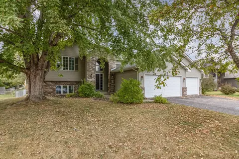 932 S Elm St, Belle Plaine, MN 56011
