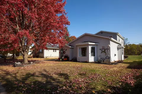114 S Prentice St, Clayton, WI 54004