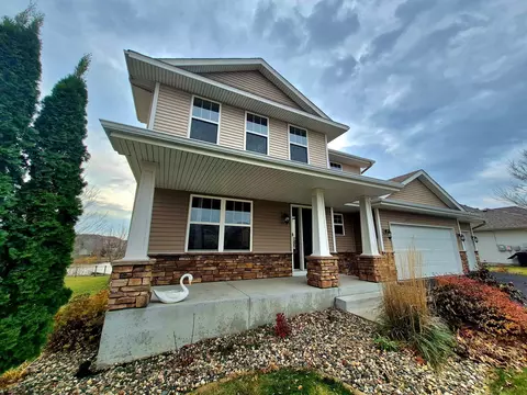 16715 Falkirk Trl, Lakeville, MN 55044