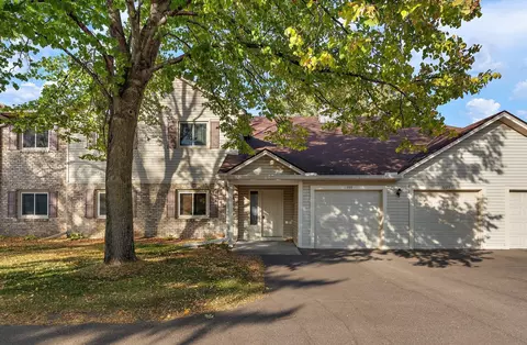 1003 Greenhaven Dr #907, Vadnais Heights, MN 55127
