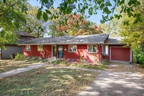 747 Heinel Dr, Roseville, MN 55113