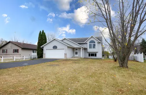 5874 Rolling Ridge Rd, Saint Cloud, MN 56303