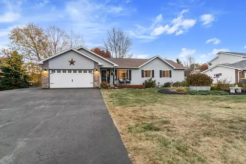 950 Eulaine Cir, Hammond, WI 54015