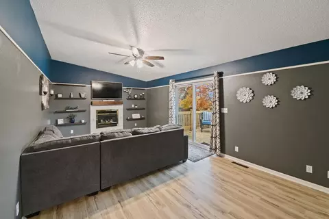 950 Eulaine Cir, Hammond, WI 54015 photo 6
