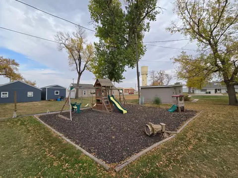 419 E Main St, Pipestone, MN 56164 photo 40