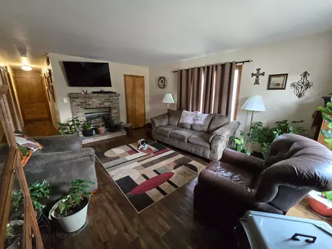419 E Main St, Pipestone, MN 56164 photo 4