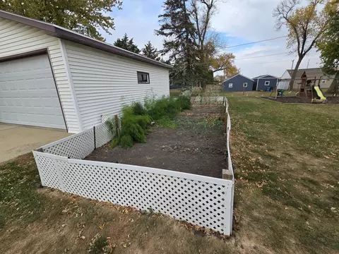 419 E Main St, Pipestone, MN 56164 photo 39