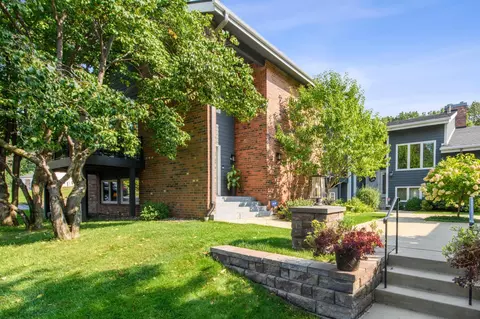 7653 Woodview Ct, Edina, MN 55439