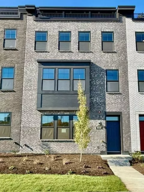 905 Falls Psge W #B, Saint Paul, MN 55116