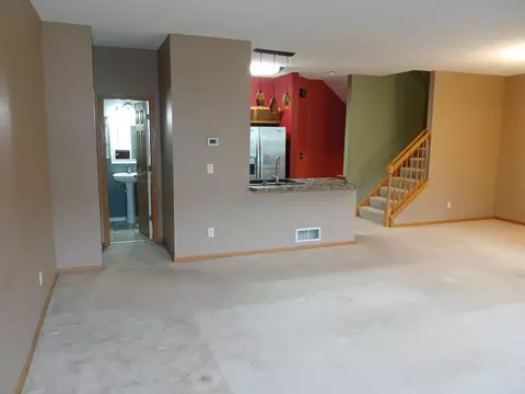660 Kingfisher Ln #C, Woodbury, MN 55125