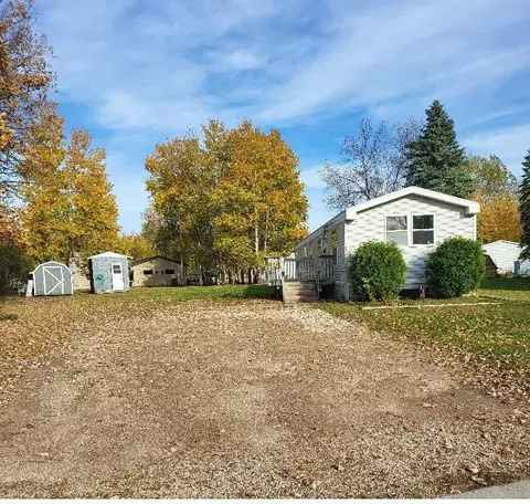 621 Hickory Rd, Thief River Falls, MN 56701