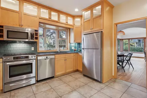 395 Belvidere St E, Saint Paul, MN 55107