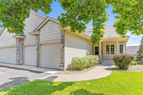 2764 Jackson St, Little Canada, MN 55117