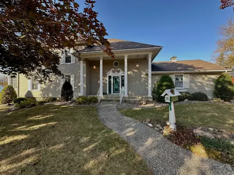 11 1st St NW, Adams, MN 55909