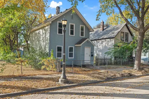46 Winnipeg Ave, Saint Paul, MN 55117