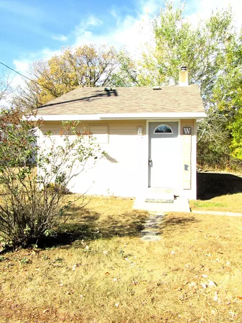 327 2nd St NE, Menahga, MN 56464