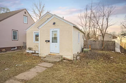 1684 Hyacinth Ave E, Saint Paul, MN 55106