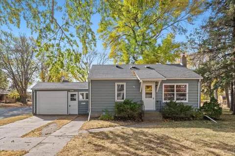 46 5th Ave NE, Hutchinson, MN 55350