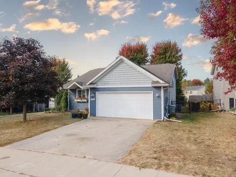 4242 Trumpeter Dr SE, Rochester, MN 55904