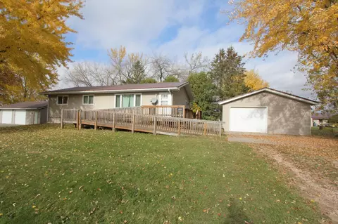 222 E Woodrow St, Grygla, MN 56727