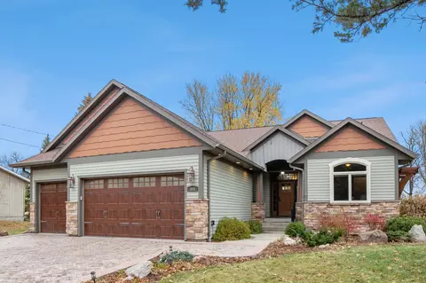365 E Woodlawn St, Le Center, MN 56057
