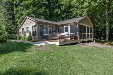 606 Spain Dr NW, Hackensack, MN 56452 photo 2